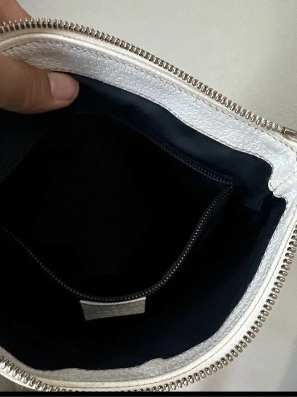Gucci Cream Signature Crossbody with Red and Navy Stripe